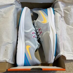 Women’s Nike In-Season TR8 Cross Training Shoes - NIB - Size 9.5